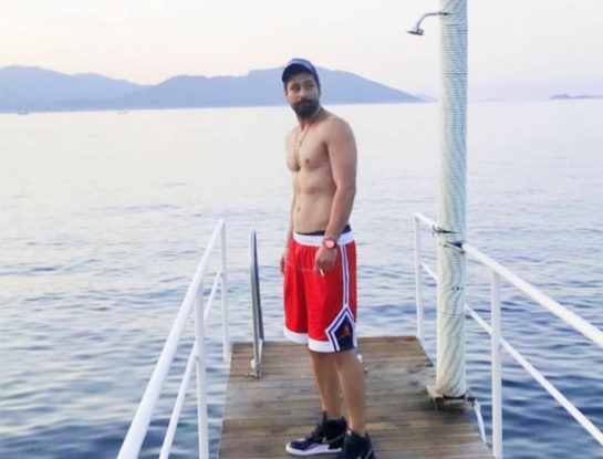 Con quién se fue de vacaciones Onur Tuna, el médico más lindo de Doctor Milagro