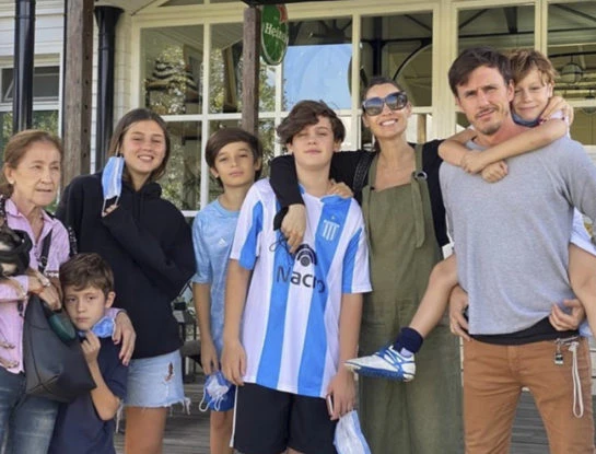 La salida familiar "ensamblada" de Pampita y Roberto García Moritán