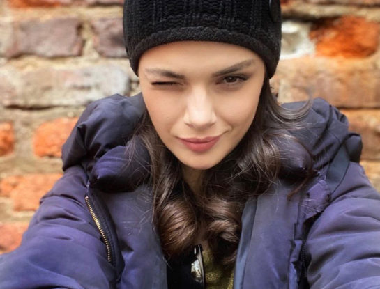 El gesto de Sinem Unsal, Nazli en Doctor Milagro, que nos conmovió mucho: celebrará su cumpleaños con una campaña solidaria