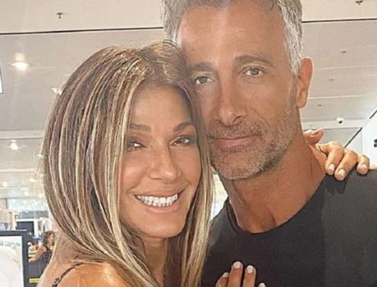 Así es la casa de Catherine Fulop y Ova Sabatini: baño minimalista, gimnasio súper equipado y amplio parque arbolado