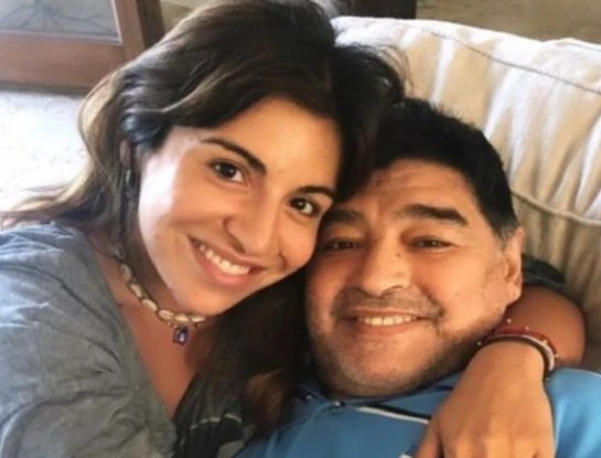 Gianinna Maradona emocionó con un video de su hijo junto a Diego: “Vivís para siempre en nosotros”