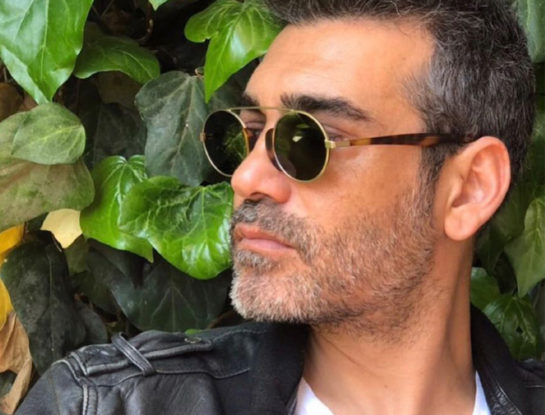 Así son las vacaciones soñadas de Caner Cindoruk, de Fuerza de mujer, en una de la playas más lindas del mar Egeo