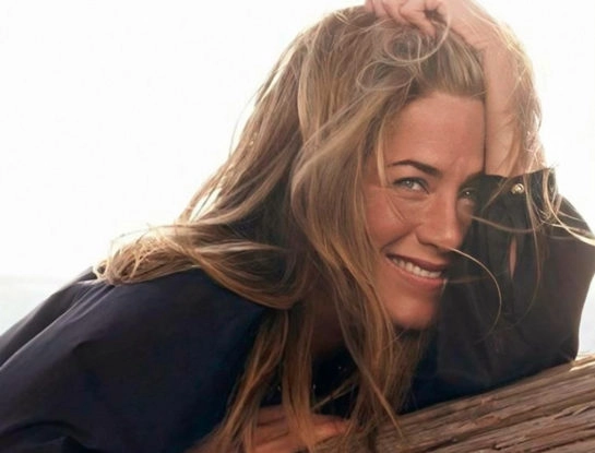 Cómo aclarar tu pelo naturalmente sin dañarlo y lograr el rubio de Jennifer Aniston
