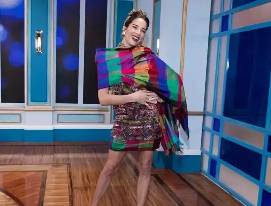 Juana Viale bailó y sorprendió con su look: "Me puse todos los colores que encontramos"