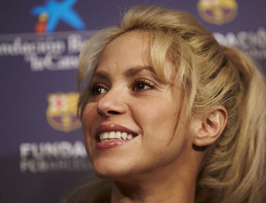 Por qué acusan a Shakira en España y cuál es su defensa