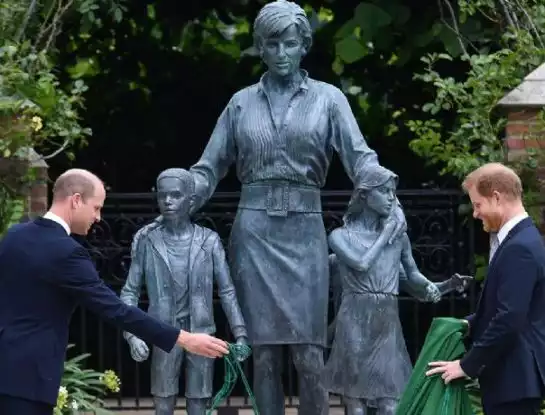 Homenaje a Lady Di: ¿Por qué la estatua tiene tres niños rodeando a la princesa?