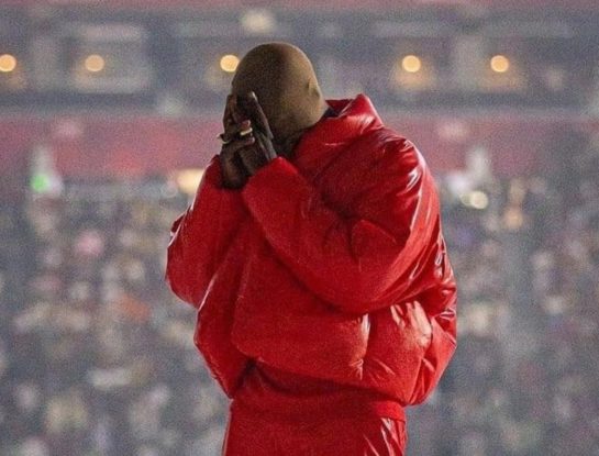 Kanye West se quebró en medio de un show: ¿lloró por Kim Kardashian?