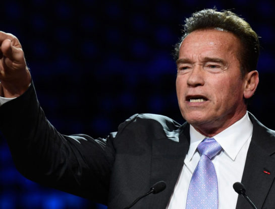 El duro descargo de Arnold Schwarzenegger contra los antibarbijo
