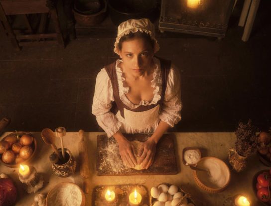 Así se hace la masa de azúcar de La Cocinera de Castamar