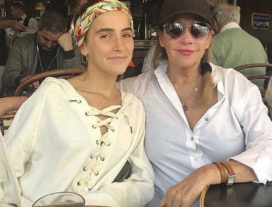 Ámbar de Benedictis tiene quién la cuide en París: ellos son "los tíos" que van a apadrinarla (y dejarán tranquila a Marcela Tinayre)