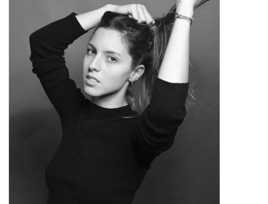 La historia poco conocida de Clara Darín: es diseñadora, cantante y está en pareja hace 8 años con un abogado