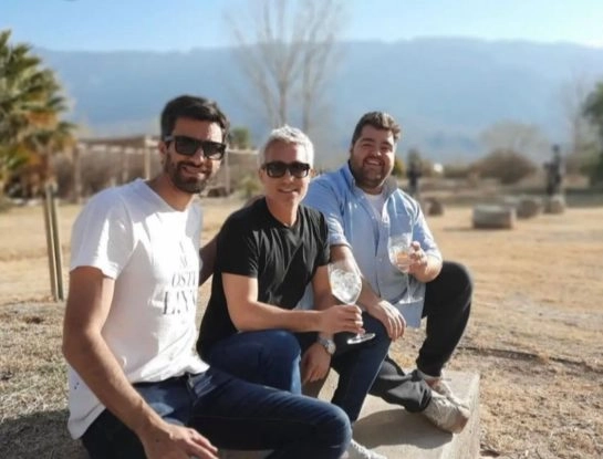 El viaje fugaz de Darío Barassi a San Juan: comida, fogata y seres queridos