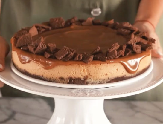 ¡Irresistible! La receta de Cheesecake de dulce de leche para la hora del té