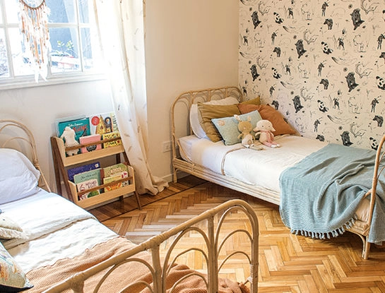Video deco: un dormitorio para chicos con materiales naturales y colores neutros