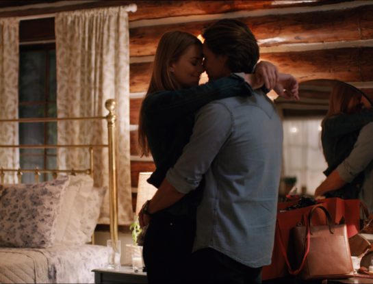 Por qué la serie Un lugar para soñar omitió las escenas de sexo que sí tienen los libros en los que se basa