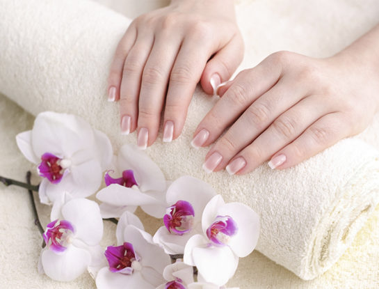 3 trucos para reparar uñas rotas