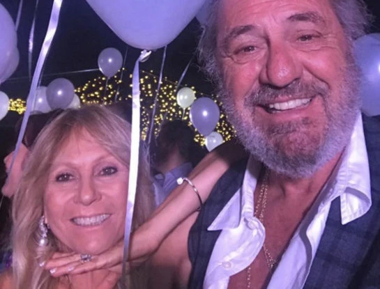 Ana Rosenfeld está desvastada porque su marido sigue en estado crítico:"Prometeme que vamos a envejecer juntos... Con cada globo que soltábamos pedíamos ese deseo, no me falles"