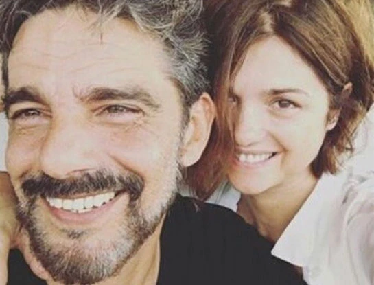 Así es la rutina nocturna de Araceli González y Fabián Mazzei con sus 8 cachorros