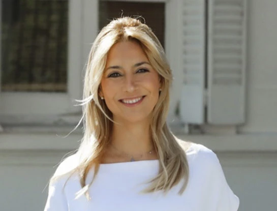 Fabiola Yáñez estrenó un vestido primaveral que es perfecto para un look pre-mamá de los primeros meses de embarazo