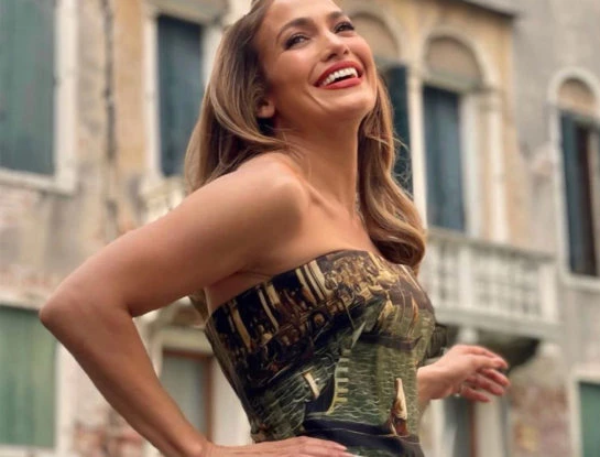 Enterate quién será el actor que acompañará a Jennifer López en el thriller The mother