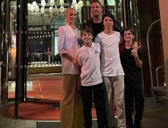 Así es el exclusivo hotel 5 estrellas en el que se aloja Maxi López en París