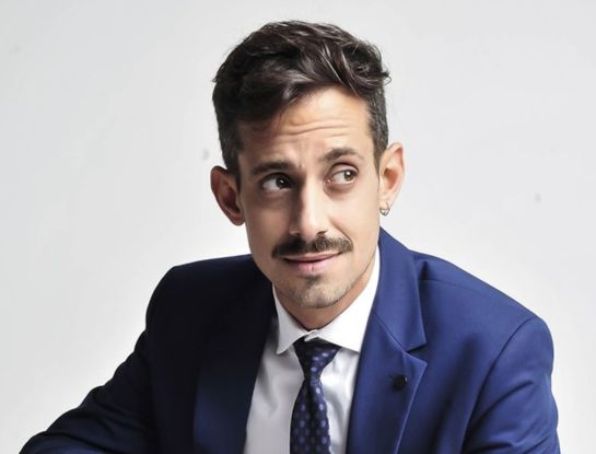 Quién es Soy Rada, el nuevo conductor de El Trece que busca mantener el éxito de Darío Barassi: tiene 37 años, es mago y está casado con una humorista