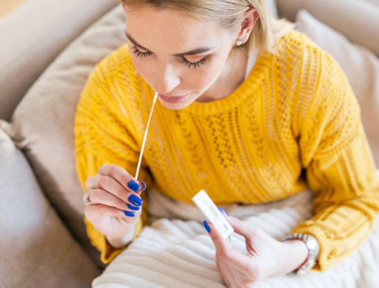 El hisopado de venta libre que devela el resultado en quince minutos