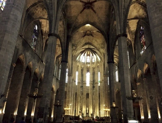 Bajo los cielos del mundo: La Catedral del Mar, Ildefonso Falcones, Barcelona