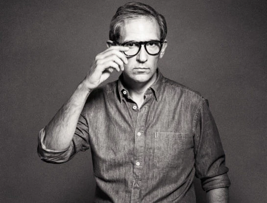 Para Ti Fashion Talks 2: Adrian Brown, médico dermatólogo y diseñador de Alta Costura