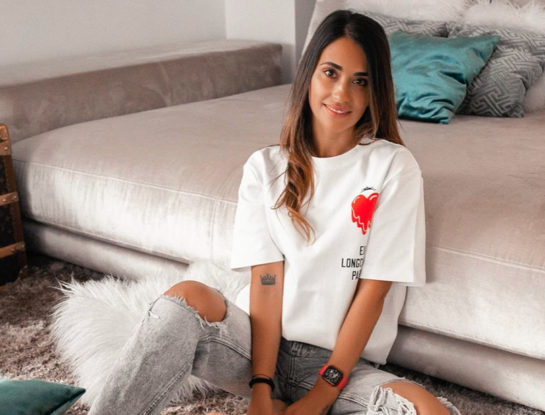 Cuánto cuestan los accesorios que eligió  Antonela Roccuzzo para pasear por París