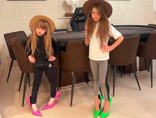 Cuánto cuestan los buzos de Francesca e Isabella Icardi, las hijas de Wanda: son la prenda más buscada de Europa