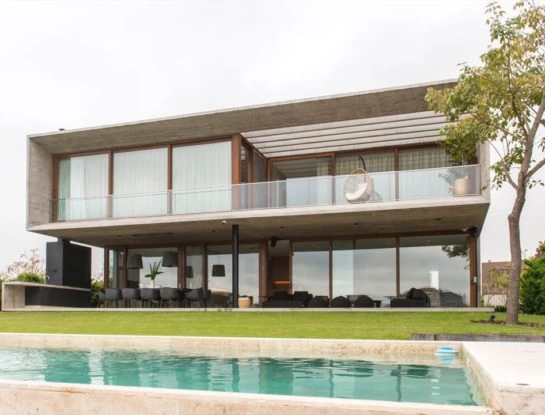 Propuesta sublime: una casa con arquitectura de vanguardia y diseño interior de altísimo nivel