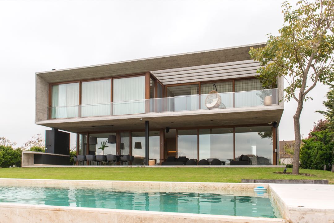 Propuesta sublime: una casa con arquitectura de vanguardia y diseño interior de altísimo nivel