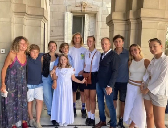 Las emotivas fotos de la comunión de Inés, la hija menor de Maru Botana