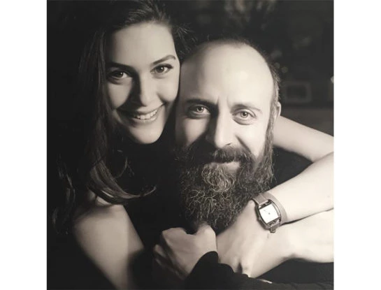 Así viven hoy Onur y Sherazade, de Las mil y una noches