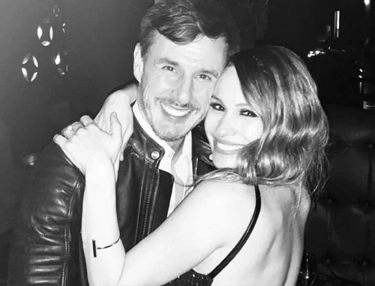 Los detalles del lujoso baño de Pampita: tiene amplios ventanales, hidromasaje y hasta una sofisticada cafetera