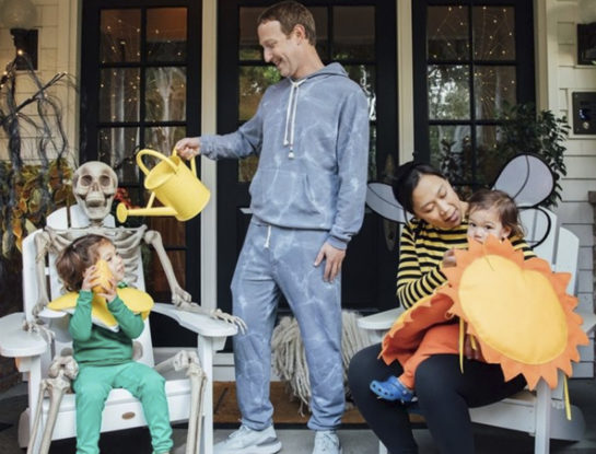 Priscilla Chan, la mujer de Mark  Zuckerberg, reveló cuál es la costumbre 4.0 que su marido practica con sus hijas antes de dormir