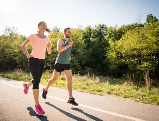 Claves para practicar actividad física en los días de mucho calor sin correr riesgos