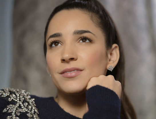 La historia de abuso sexual y resilencia detrás de la atleta olímpica Aly Raisman: ahora defiende a otras sobrevivientes, comparte relatos personales y estrategias que la ayudaron