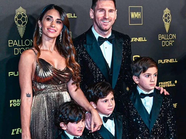 Antonela Roccuzzo brilló junto a Lionel Messi y sus hijos en la gala del  Balón de Oro – Revista Para Ti
