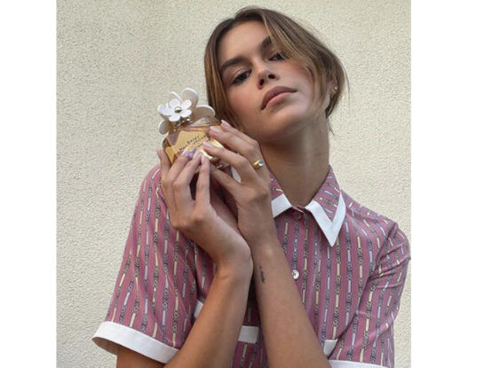 Kaia Gerber cambió de look y eligió uno de los cortes que ya es tendencia 2022