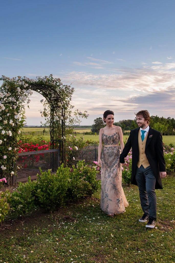 novios entran a la ceremonia