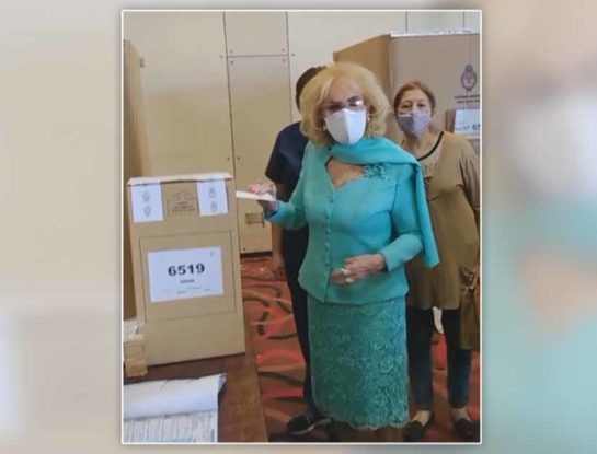 Mirtha Legrand votó entre emoción y aplausos: qué detalle de su impecable look llamó la atención