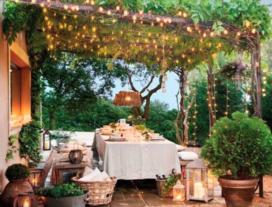 Las mejores ideas para decorar tu pérgola y celebrar las Fiestas al aire libre