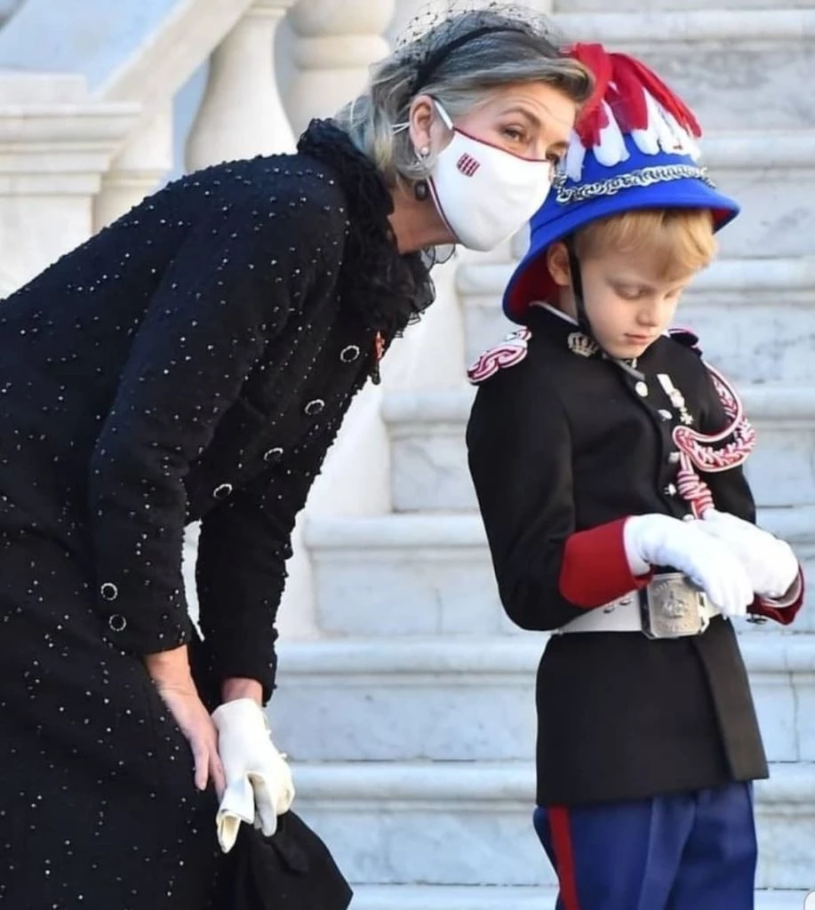 Carolina de Mónaco cuida a los mellizos de Charlene