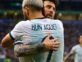 Messi y el Kun abrazados