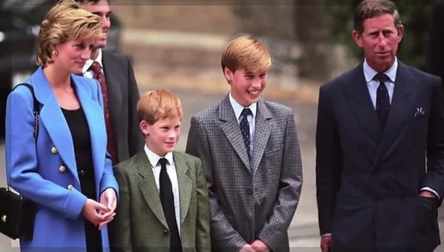 Diana y Carlos con William y Harry