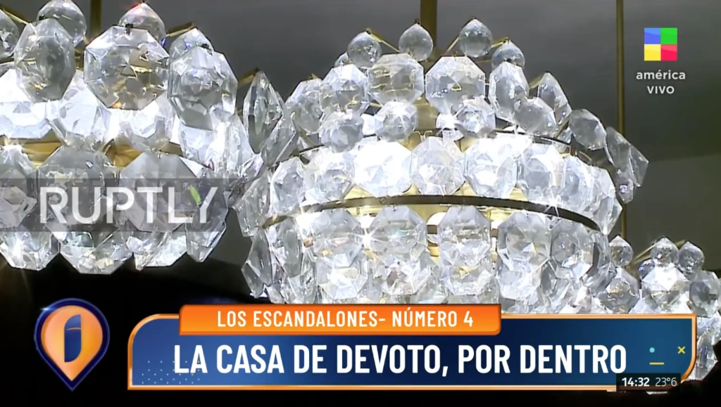 araña con caireles de Maradona