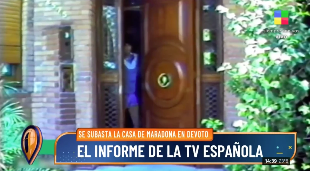 puerta casa de Maradona