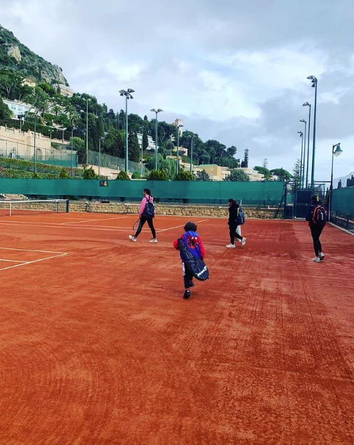 los hijos de Guillermo Vilas en el Monte Carlo Tennis Club